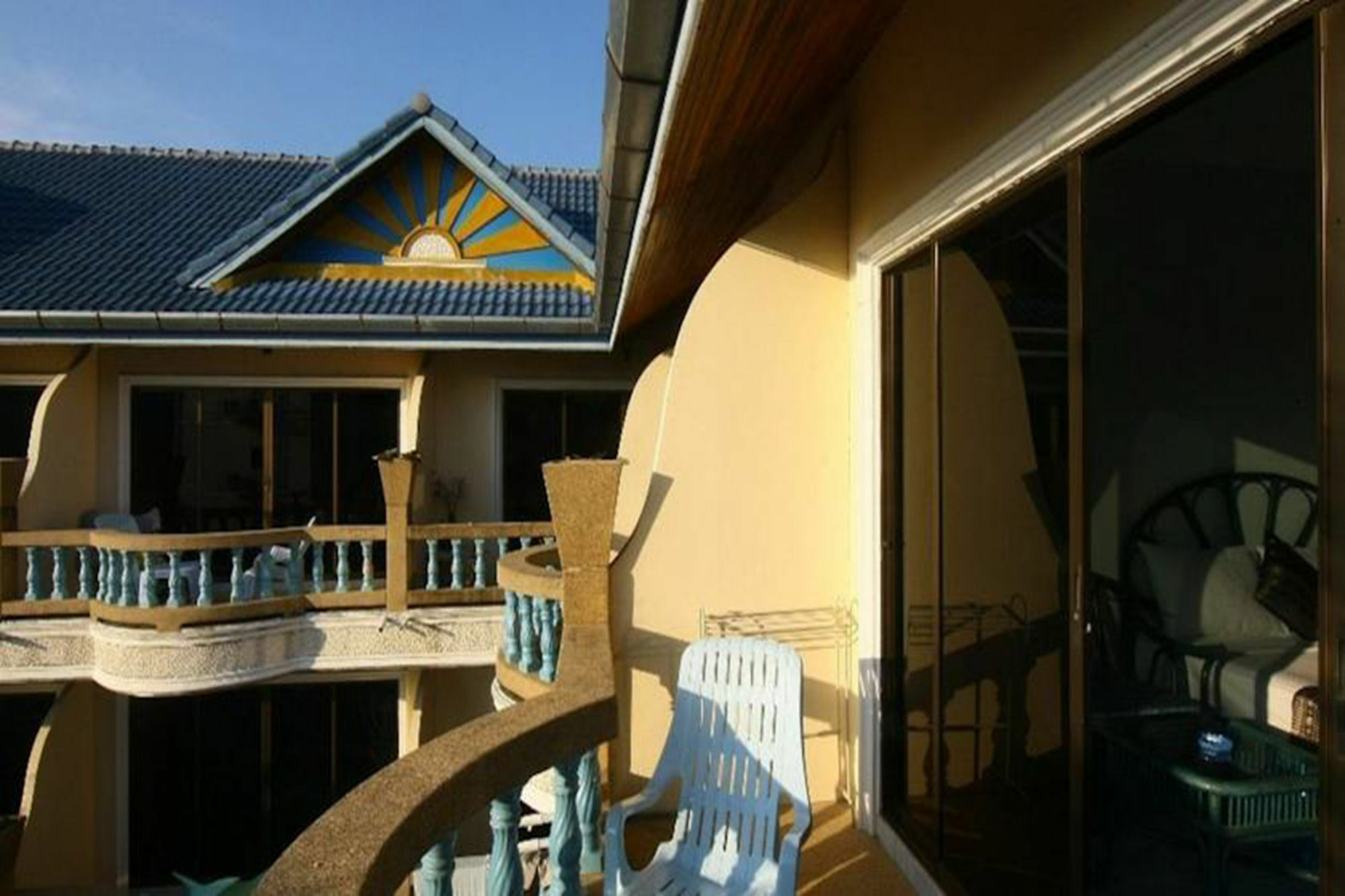 Patong Sunbeach Mansion Eksteriør bilde